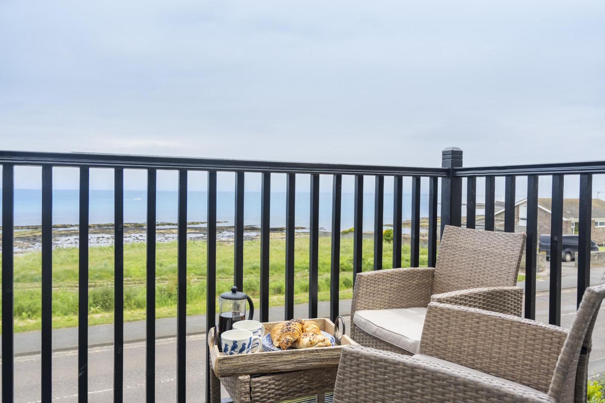 Northern Hideaways, Seascape Seahouses Exterior photo